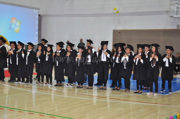 بالصور: احتفال مدرسة حسن عرفة الابتدائية بتخريج فوجها الـ59 